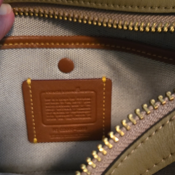 Coach X Basquiat Dinosaur Embroidered Handbag - Picture 6 of 9